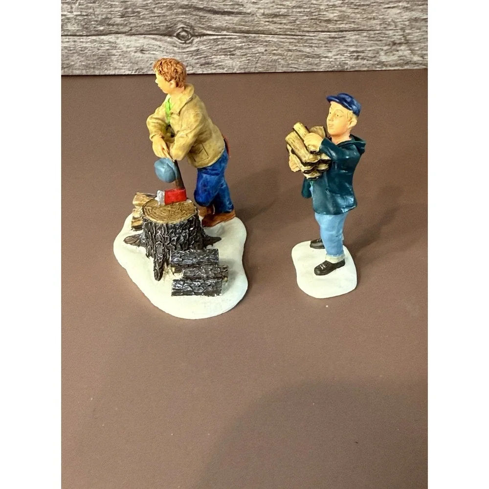 Beauty Restore Lemax 2000 Helping Dad Village Collection # 02411 Retired